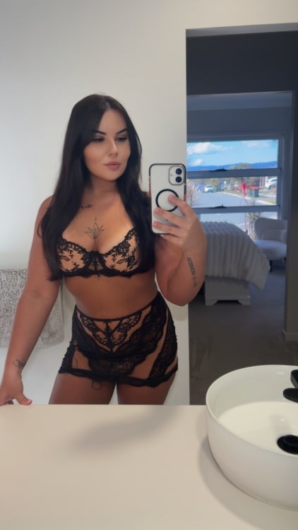 Mia X
