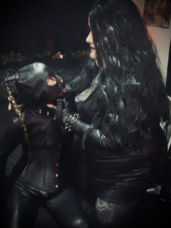Mistress Vivian Von Black