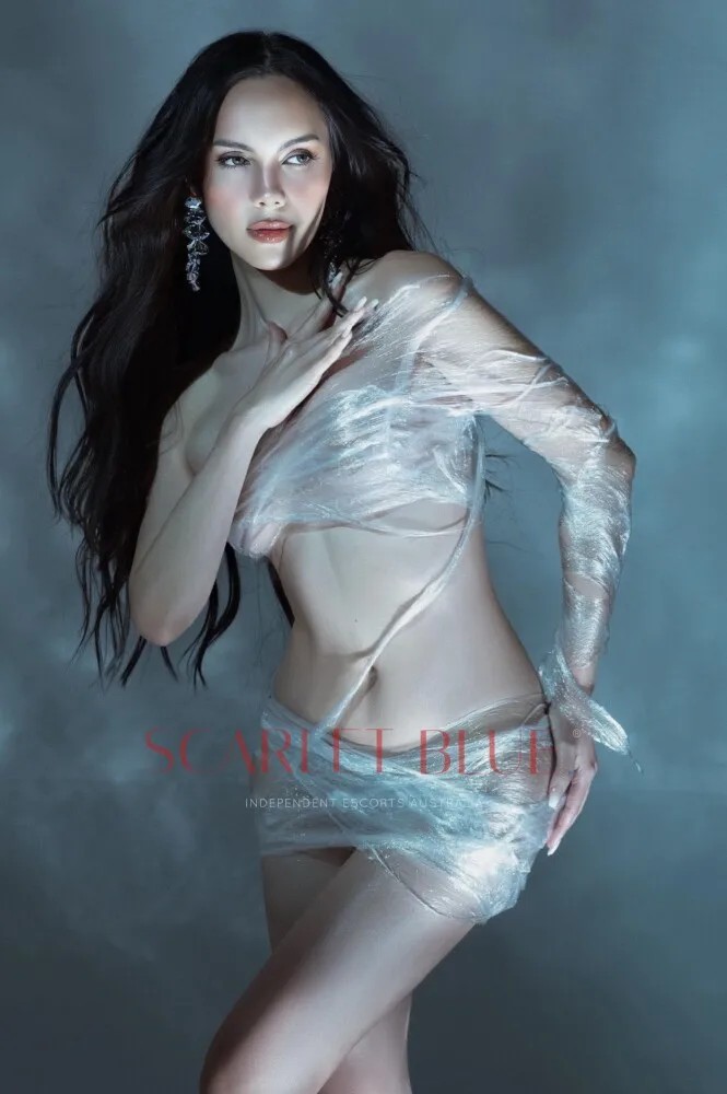 Eurasian Beauty Vannesza