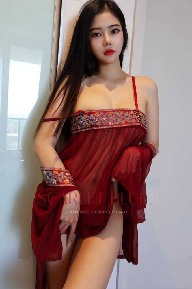 Monica Om