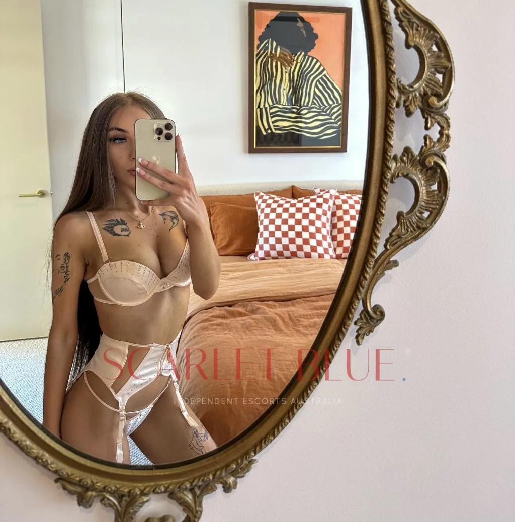 Chanel Fox