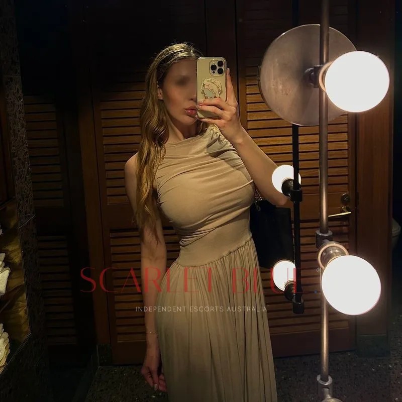 Sienna Saint