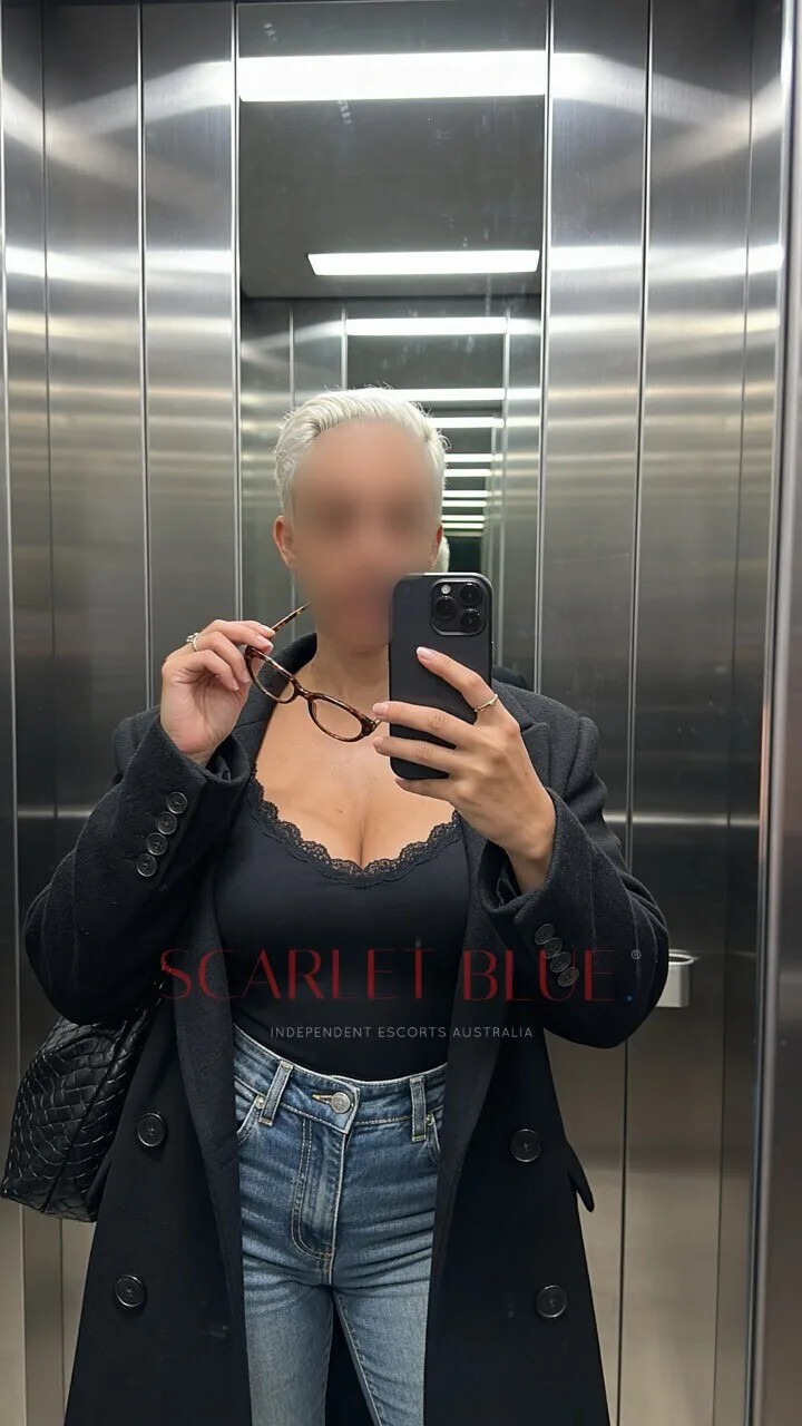Mia Cruz