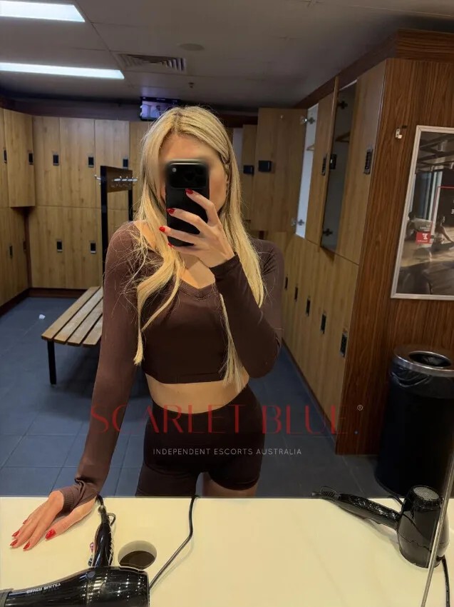 Anya R
