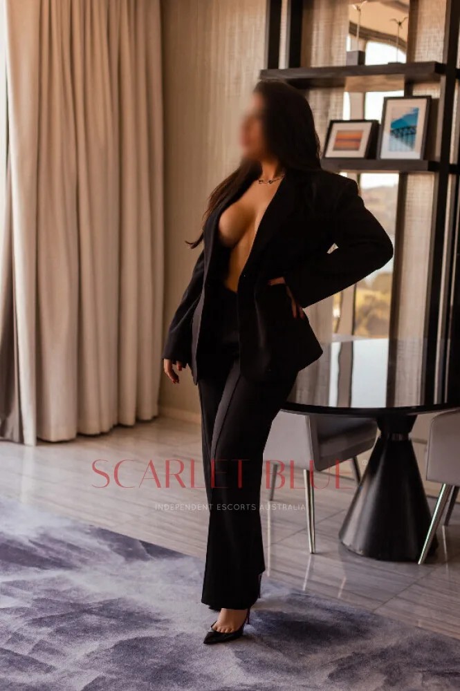 Bella Brazilian Valentin