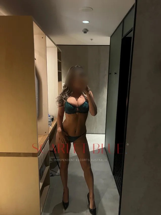Isabella Sienna