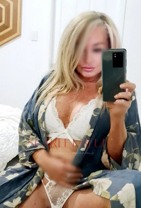 Anna D Curve