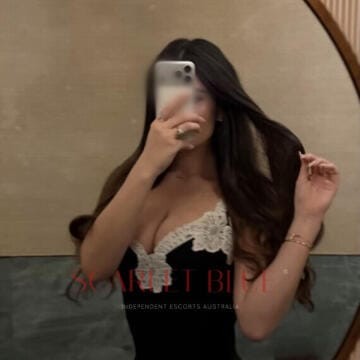 Mia M