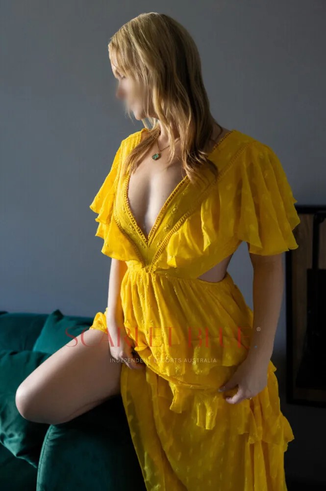 Elle Avalon